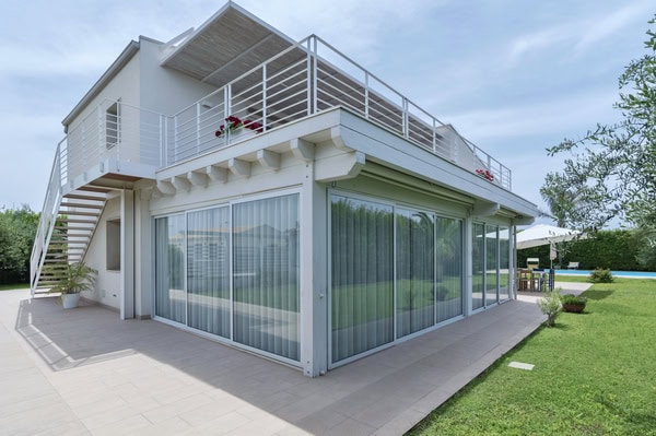 Steel Villa – Innenräume von Dirk Henning Braun als Meisterwerk moderner Wohnkultur